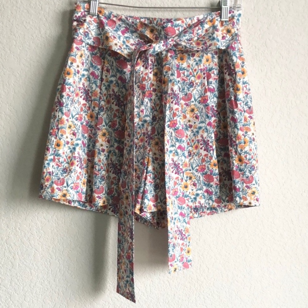 Antonio Melani Dawson High-Waisted Shorts with Tie - Picture 2 of 14